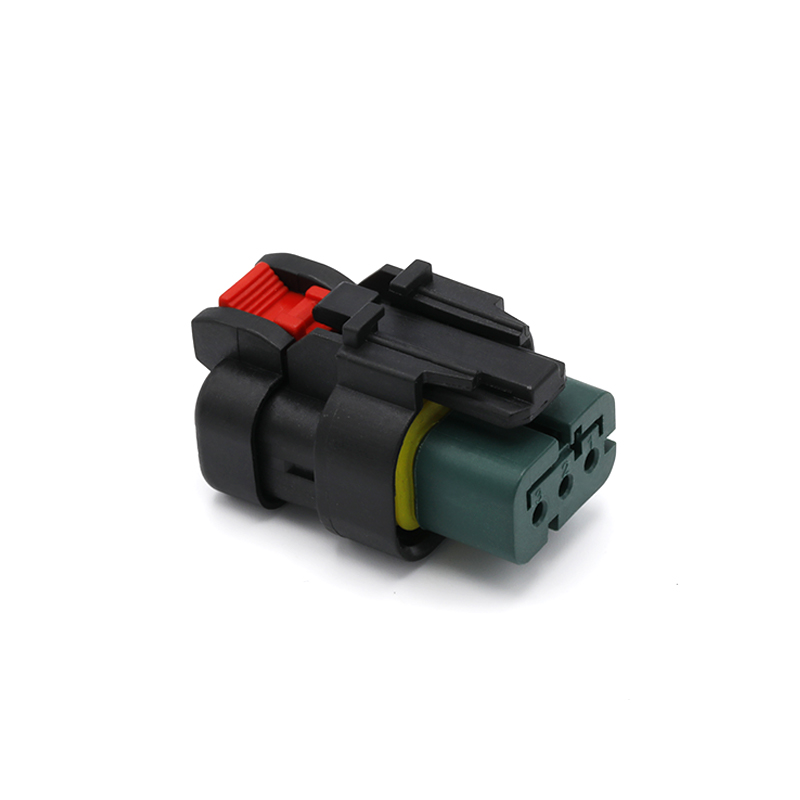 776429-4 Трехворота (мужской) автомобильный разъем.